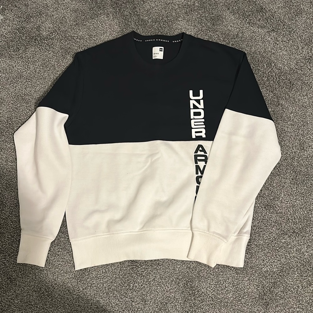 Under armour sweatshirt